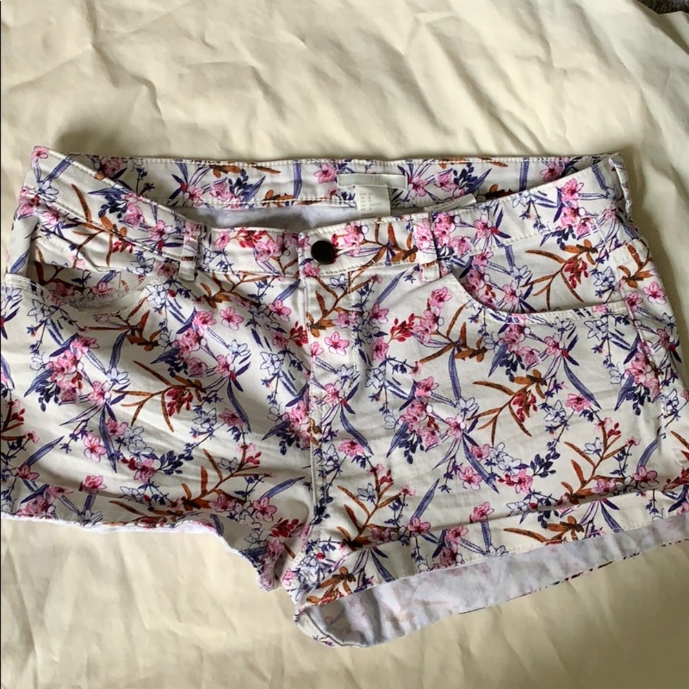HM flower jean shorts
